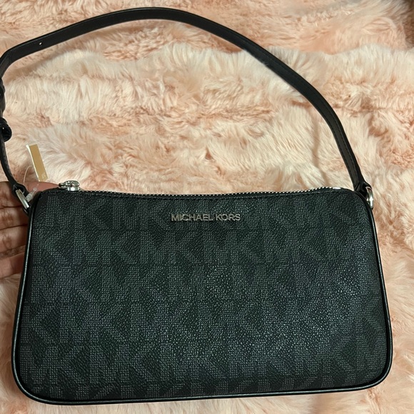 Michael Kors MD Jet Set Pouchette - Picture 6 of 10